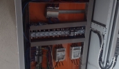 Imagem mostra como ficou um painel localizado na estação de esgoto instalada no Botujuru, que também foi alvo de furto (Divulgação/Semae)