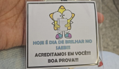 No Cempre Dra. Ruth Cardoso, no Jardim Layr, os alunos, que fizeram a prova, receberam um lápis com a mensagem “Hoje é dia de brilhar no SAEB! Acreditamos em você!”. (Divulgação/PMMC)