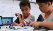 O encerramento foi marcado pela apresentação da atividade "Montagem e Programação do Protótipo Robótico Veículo Automatizado". (Warley Kenji/PMMC)