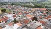 Na entrega deste sábado, 157 famílias da região do Conjunto Santos Ângelo receberão os títulos de regularização fundiária (Warley Kenji/PMMC)