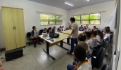 Alunos assistiram a uma palestra com um veterinário que trabalha no Núcleo de Bem-Estar Animal (Divulgação/SMAPA)