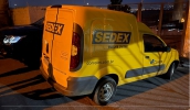 Veículo dos Correios foi encontrado com todas as mercadorias que eram transportadas, além da chave de uma van da empresa, que também havia sido levada (Divulgação)
