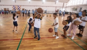 Centro de Paradesporto recebeu alunos de escola municipal e família do patrono do espaço para o Dia da Inclusão, em alusão ao aniversário de 10 anos do local (Warley Kenji/ PMMC)