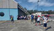 Os alunos participaram da prova de arremesso de pelota no evento. (Divulgação/PMMC)