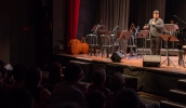 O Theatro Vasques rececebeu grande público no último sábado e, juntamente ao show de Aline Chiaradia, o Fundo Social fez o lançamento da campanha Inverno Solidário (Warley Kenji/ PMMC)