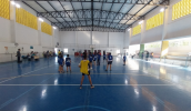 As escolas foram divididas em grupos e as primeiras partidas foram realizadas no Cempre Prof. Sérgio Moretti, em Jundiapeba. (Divulgação/PMMC)