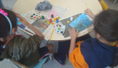 Em abril, um material de estudo com artigos, textos e vídeos sobre as obras do pintor foi disponibilizado, durante um encontro formativo, para todas as escolas de tempo integral da rede municipal. ( . . .