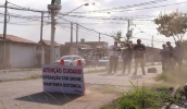 O serviço compreende a imunização e o controle de pragas urbanas em imóveis e terrenos e complementa o trabalho do Núcleo de Prevenção e Controle de Endemias em locais aonde os agentes de saúde . . .