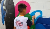 Na parte prática, estudantes grafitaram muro da escola; objetivo do projeto é aliar arte e educação ambiental (Divulgação/PMMC)