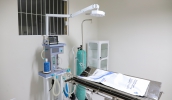 Clínica tem capacidade para 450 consultas mensais em clínica médico-veterinária, 50 consultas de especialidades veterinárias e 200 cirurgias de esterilização, entre outros procedimentos (Divulg . . .