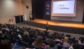 Evento de abertura, no Cemforpe, reuniu autoridades e representantes das instituições parcerias e de escolas inscritas no projeto (Warley Kenji/PMMC)