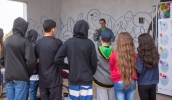 Oficina sobre grafitagem explica técnicas que são utilizadas na pintura dos muros e paredes (Foto: Warley Kenji/PMMC)