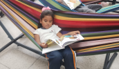 Os pais aprovaram a iniciativa da escola em promover a leitura em um espaço agradável e acolhedor. O próximo passo do projeto será um pomar para que as redes possam ser disponibilizadas também ao . . .