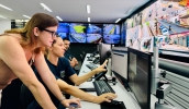 Prefeita Mara Bertaiolli visitou o COI, acompanhou o trabalho de monitoramento e anunciou o novo comandante da Guarda Civil Municipal (Divulgação/PMMC)