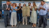 Praça da Cidadania é inaugurada pelo governador Tarcísio de Freitas, prefeita Mara Bertaiolli e o vice-prefeito Téo Cusatis, ao lado de demais autoridades (Divulgação - PMMC)