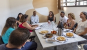O encontro teve como objetivo conhecer o trabalho desenvolvido em Mogi das Cruzes, que será referência para as atividades direcionadas às pessoas com TEA no município. (Divulgação/PMMC)