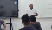 Para o coordenador dos projetos de música, Leandro Tomazzini, que integra a equipe do Deped, o objetivo dos encontros é levar estes temas para todos os profissionais dos projetos, alinhando suas práticas . . .