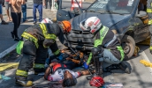 Simulado de Emergência ocorreu na praça Veteranos de Guerra, em Jundiapeba, e representou um acidente envolvendo um ônibus escolar, um automóvel e um ciclista (Divulgação/PMMC)