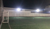 Quadra de futebol localizada na Vila Industrial recebeu recuperação do sistema de iluminação, permitindo a realização de projeto da comunidade (Divulgação/PMMC)