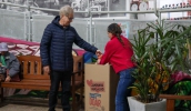 Caixa instalada no Mercado Municipal já recebeu donativos de comerciantes nesta semana