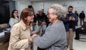 Prefeita Mara Bertaiolli entregou títulos de propriedade e destacou a importância dos programas de habitação da Administração Municipal (Divulgação/PMMC)