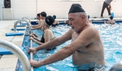 Aulas de hidroginástica foram retomadas na piscina do Pró-Hiper, que recebeu serviços de manutenção e recuperação do sistema de aquecimento da água (Divulgação/PMMC)