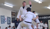 A competição contou com a arbitragem de Willian Lima, pai do judoca medalhista brasileiro de mesmo nome. (Divulgação/PMMC)
