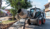 Além da modernização na iluminação, Jardim Margarida recebe diversos outros serviços, como reconstrução de calçadas, pintura, limpeza e drenagem (Divulgação/ PMMC)