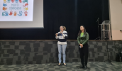 A nutricionista responsável pelo Departamento de Alimentação Escolar (DAE), Elisângela Teixeira, falou sobre cuidados com a alimentação, acompanhada pela diretora do setor Valquiria Tamura. (Divulgação/PMMC) . . .