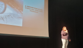 A professora especialista em deficiência visual, Regina Machado, ministrou a palestra “Acessibilidade e Inclusão: Ver além dos limites”. (Divulgação/PMMC)