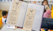 O programa envia mensagens direcionadas às famílias, além de realizar atividades nas escolas e formações para educadores. (Divulgação/PMMC)