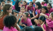 Crianças atendidas pela ABECAR e pelo projeto Fazendo a Difenreça foram recebidas nesta sexta-feira pela prefeita Mara Bertaiolli (Divulgação/PMMC)