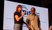 Prefeita Mara Bertaiolli e o vice-prefeito Téo Cusatis lançaram o SIS na Palma da Mão (Divulgação - PMMC)