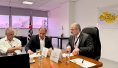 Vice-prefeito Téo Cusatis foi recebido pelo vice-presidente do DER, Maurício Máximo, e oficializou a retomada da área localizada no bairro do Socorro (Divulgação/PMMC)
