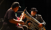 A apresentação da música "Smoke On The Water" com André da Silva Gomes, na Tuba e Michel Augusto de Souza, na Guitarra, servidores da Divisão de Transporte Escolar, foi a segunda mais votada da noite. . . .