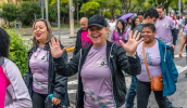 Os participantes da caminhada se animaram ao longo do trajeto. (Divulgação/PMMC)