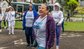 A sessão de alongamento animou os participantes para o trajeto de cerca de 3 km. (Divulgação/PMMC)