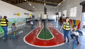 Crianças de 4 e 5 anos de Taiaçupeba visitaram a sede da Escola Mirim de Trânsito, em César de Souza, e tiveram aula prática e divertida (Divulgação/PMMC)