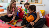 A sala promove o desenvolvimento motor, cognitivo, social e emocional desde os primeiros anos de vida. (Divulgação/PMMC)