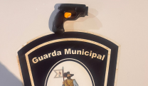 Guarda Civil Municipal flagra assalto com réplica de arma de fogo