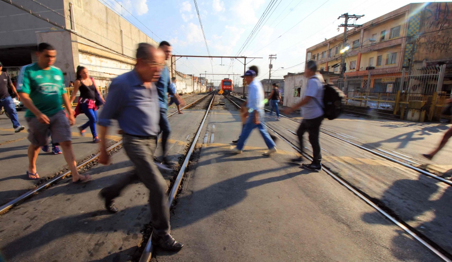 Prefeitura de Mogi das Cruzes - AV. PEDRO MACHADO Outro local em que estão  previstas mudanças é o cruzamento da avenida Pedro Machado com o corredor  da rua Doutor Deodato Wertheimer e