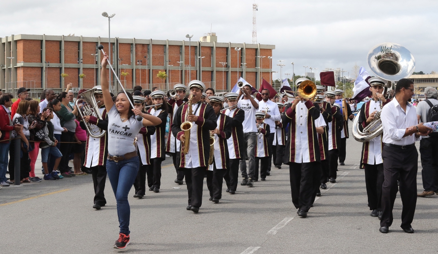 Orquestra Jovem emociona público no desfile cívico-militar em