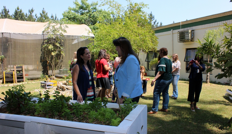 A primeira dama de Jundiaí, Vanessa Machado, e a presidente do Fundo Social de Solidariedade de Mogi das Cruzes, Karin Melo acompanharam a visita. A Escola Ambiental de Mogi das Cruzes será referência . . .
