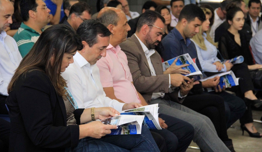 “É um material que traz informações das empresas e da cidade, o que gera novas oportunidades de relacionamento e negócios para Mogi das Cruzes", disse o prefeito Marcus Melo. (Foto: Guilherme Be . . .