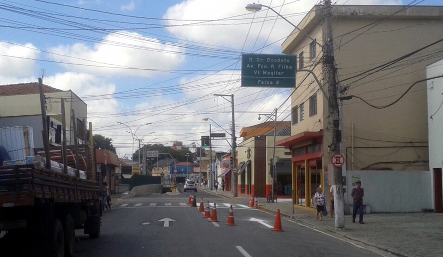 Ruas Engenheiro Gualberto e Cabo Diogo Oliver terão alteração nesta  terça-feira (06/12/2016)