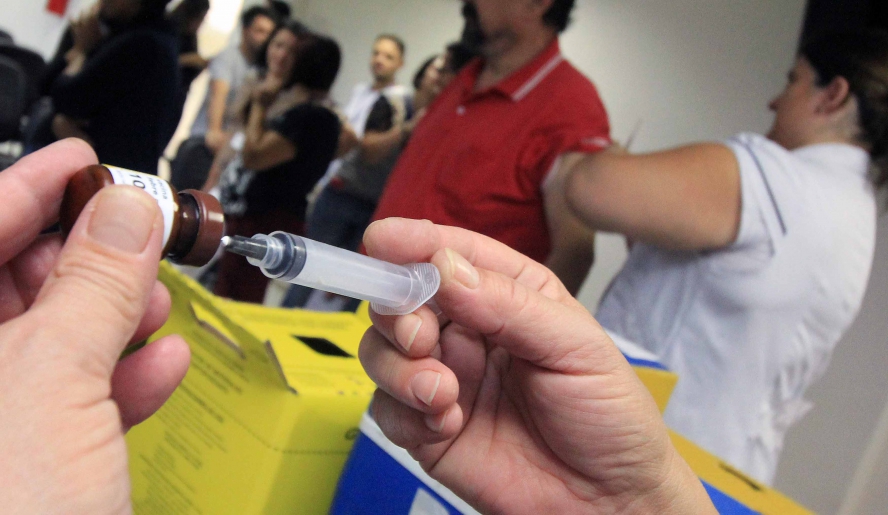 Os tipos de vírus incluídos para a Campanha de Vacinação contra a Gripe são H1N1, H3N2 e Influenza do tipo B
