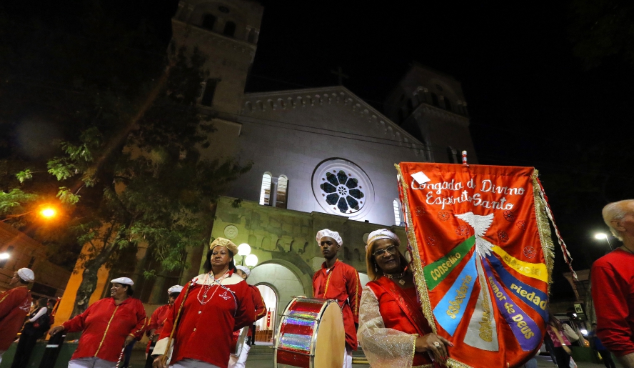 Grupos folclóricos também participaram da procissão de abertura da Festa do Divino, que terminou com a abertura do Império, em frente à Catedral de Santana (Ney Sarmento/ PMMC)