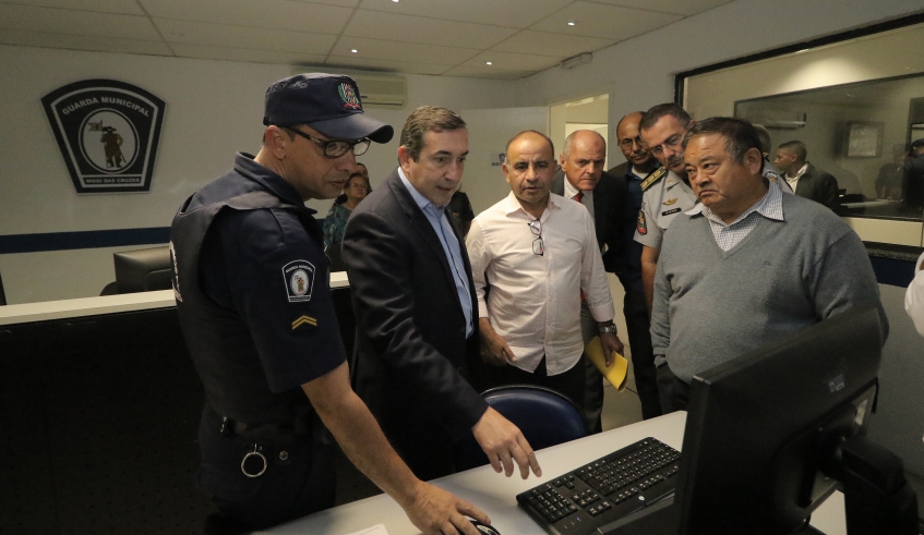 Marcus Melo também visitou a Ciemp, que recentemente recebeu reforma para melhoria das condições de trabalho dos guardas municipais (Ney Sarmento/PMMC)