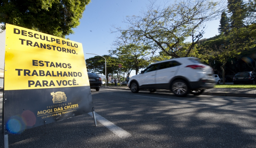 Canteiro central da rua Olegário Paiva, em Mogi, é aberto para mudanças de  trânsito na região do Shangai, Mogi das Cruzes e Suzano