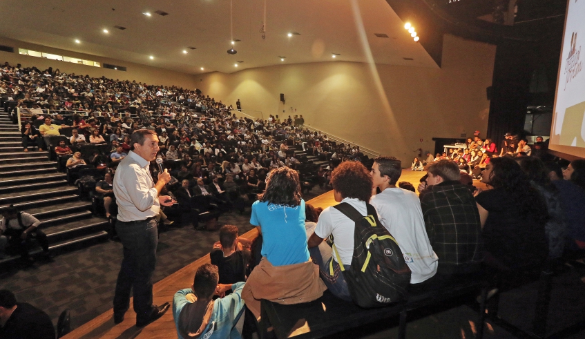 O Encontro de Grêmios Estudantis 2019 foi realizado no Cemforpe e serviu para criar um canal de diálogo direto entre a juventude e o poder público municipal (Ney Sarmento/ PMMC)